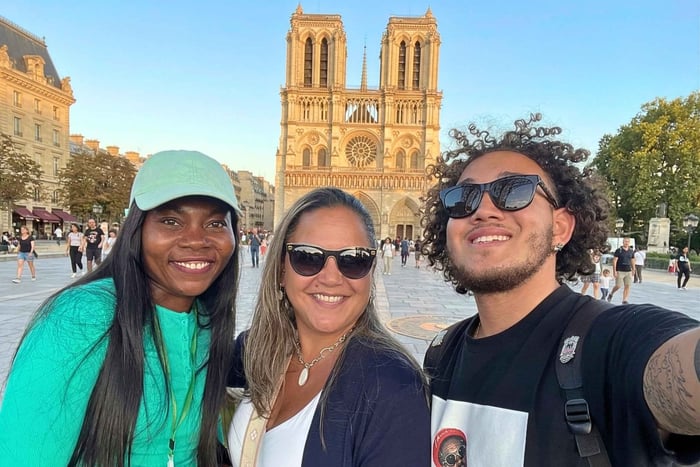 Interni di Notre Dame a Parigi: cripta, macaron, opzioni pranzo