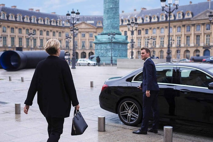 Privat biltjeneste i Paris med sjåfør