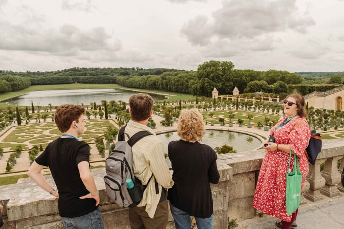 Small Group Paris to Versailles Day Trip with Garden Stroll