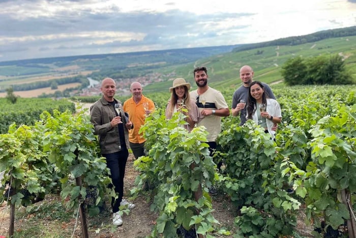 Von Paris aus: Kleingruppentour durch die Champagne mit 3-Gänge-Mittagessen