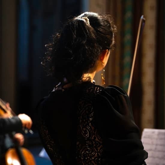 Orchestre Hélios: Vivaldis De Fyra Årstiderna och Berömda Adagios