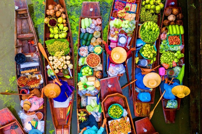 Bangkok: Flytande marknad och tågmarknad