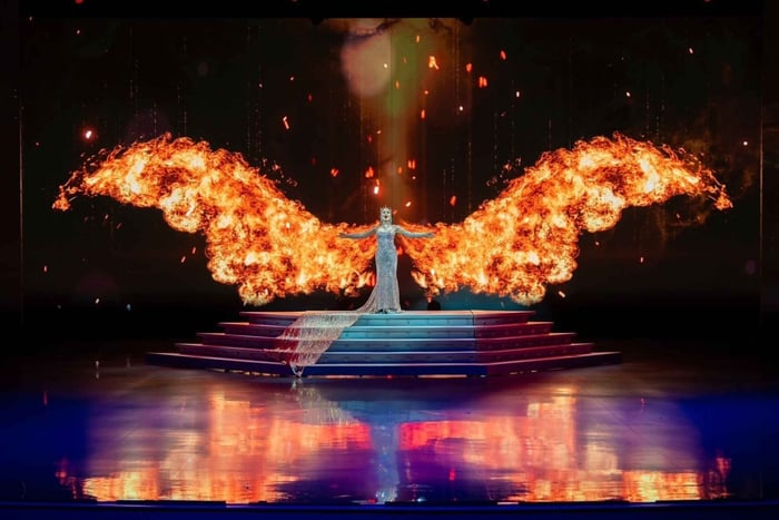 Biljett till Colosseum Cabaret Show och hotelltransfer