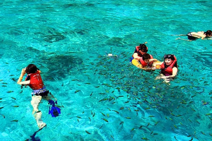 Pattaya: Privétour naar Samae San Island met snorkelen en kajakken