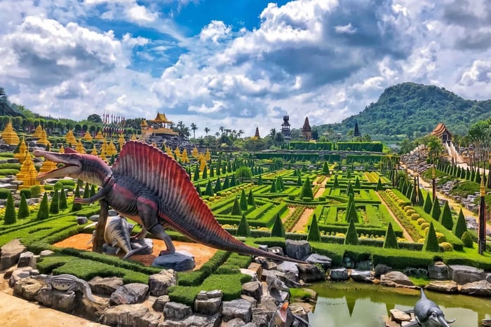 Tour privato del Nong Nooch Garden: pranzo, spettacoli e dinosauri