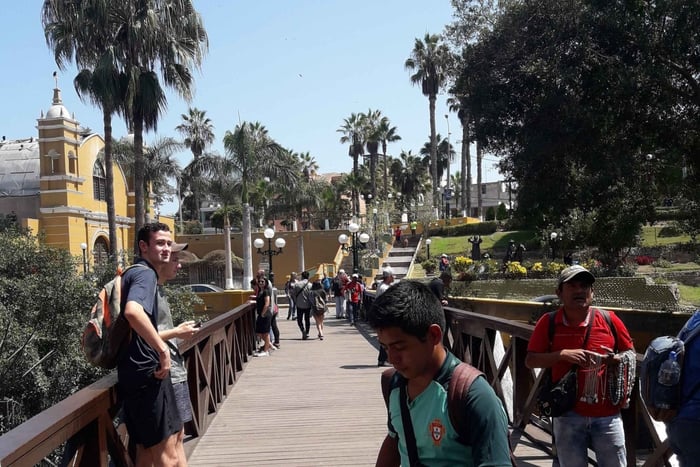 BARRANCO: TOUR A PIE Y CAFÉ