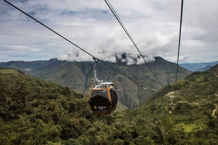 Chachapoyas: Kuélap & Cable Car Tour with Lunch