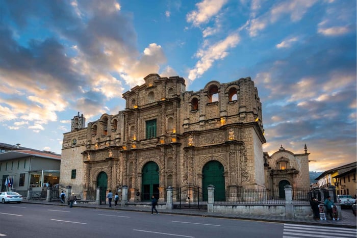 Combo: Cajamarca City Sightseeing Tour & Santa Apolonia and Cumbe Mayo in 2 Days