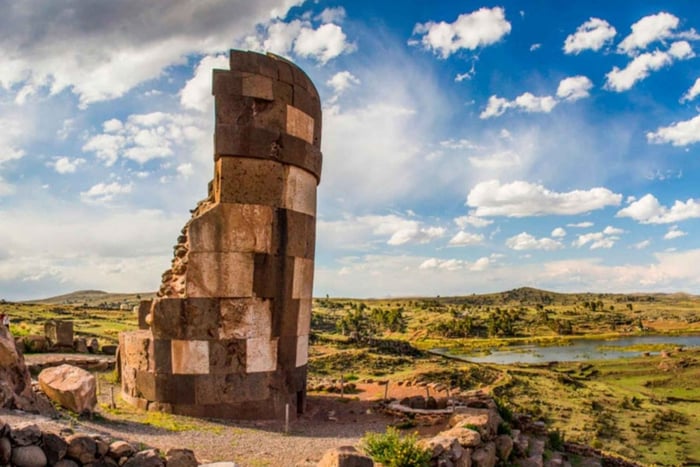 Combo: Sillustani and Uros & Taquile in 2 Days