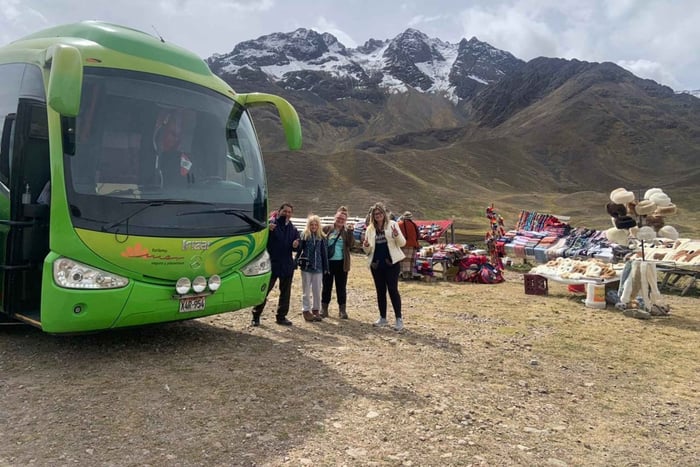 Cusco: Guided Bus Tour to/from Puno with Lunch