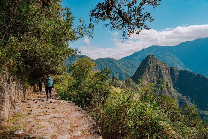 Cusco: Inca Trail 2-Day to Machu Picchu with Vistadome Train