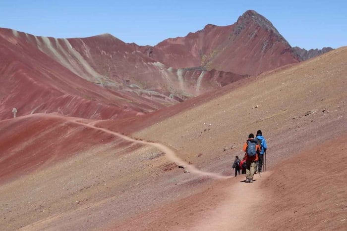 Cusco: Guidet fottur til Regnbuefjellet med frokost og lunsj
