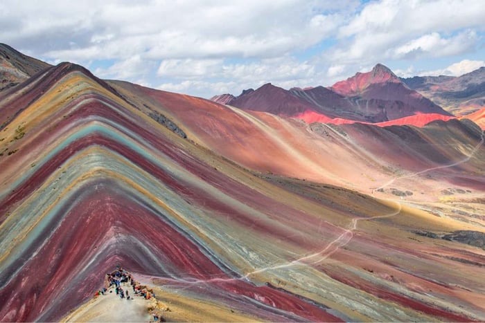 Cusco: tour della Montagna Arcobaleno e della Valle Rossa con pasti inclusi