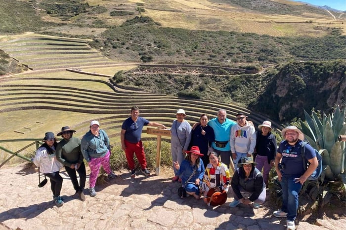 Cusco: Sacred Valley Tour with Picnic and Local Experience