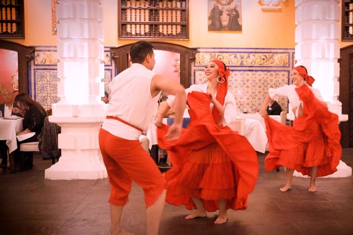 Dinner with Folkloric Show at Casa Tambo Restaurant
