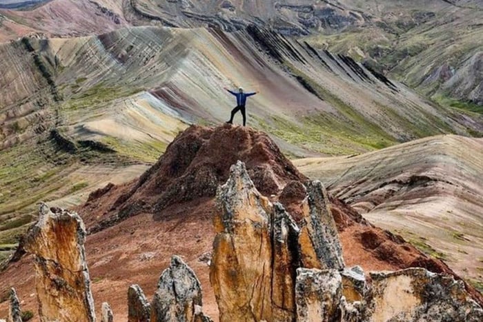 From Cusco: Palccoyo Mountain Tour full day