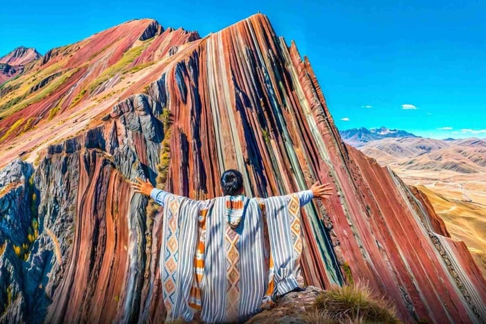 From Cusco: Pallay Punchu Guided Trek with Breakfast & Lunch