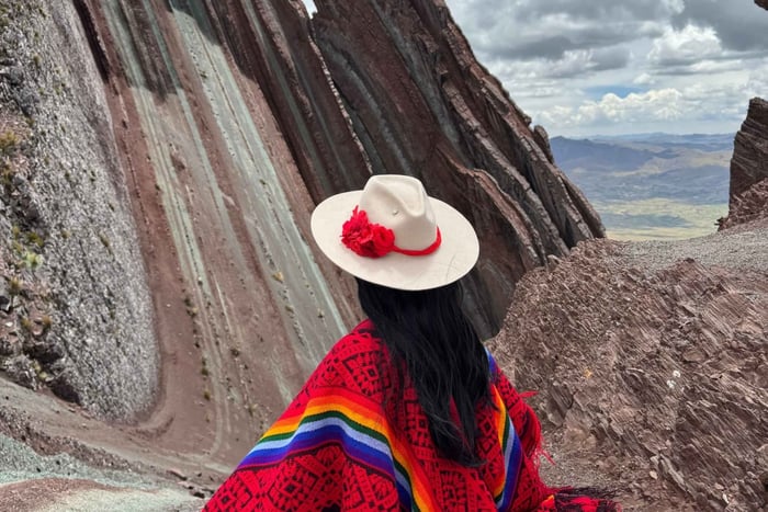 From Cusco: Pallay Punchu Mountain Guided Hike with Lunch