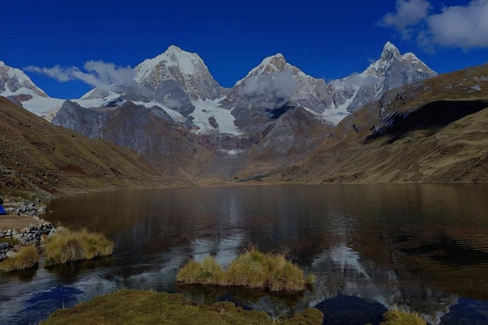 From Huaraz: 8-Day VIP Huayhuash Expedition with Guide and Gourmet Menu