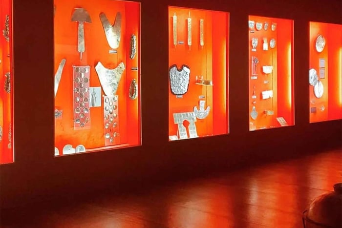 From Lima: Cultural expedition to the Larco Museum and Gold Museum