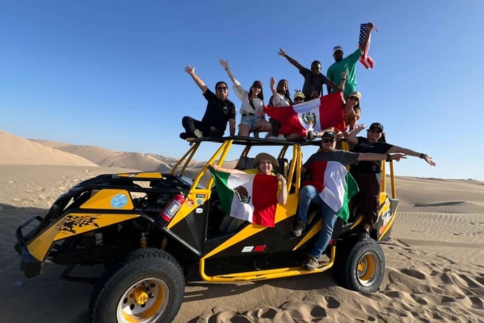 Fra Lima: Dagstur til Paracas, Ica og Oasis Huacachina
