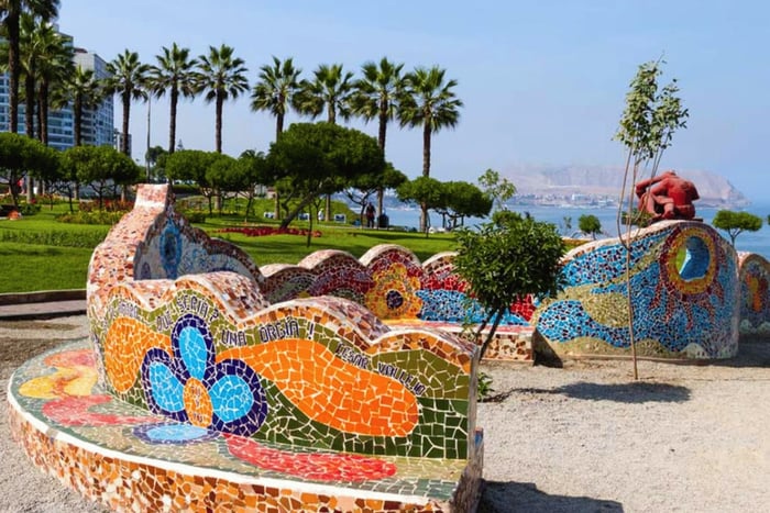 From Lima: Miraflores, Barranco & San Isidro Guided Tour