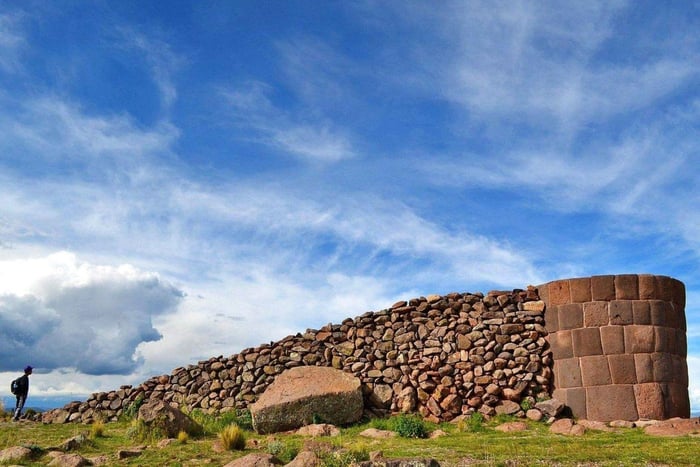 From Puno: Sillustani Chullpas and Umayo Lagoon Half-Day Tour
