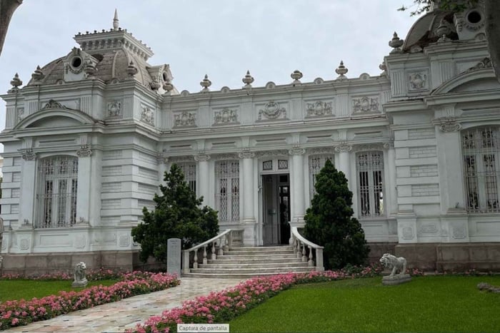 Full Day in Lima, cultural, gastronomic tour with sea landscapes