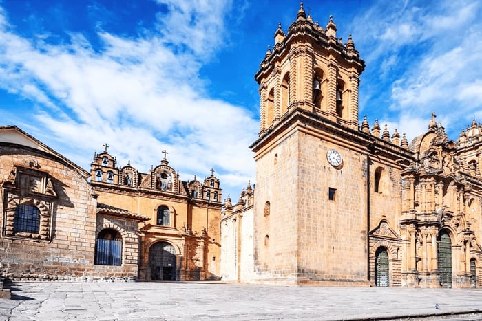 Guided walking tour: Qoricancha and 5 sites with admission included