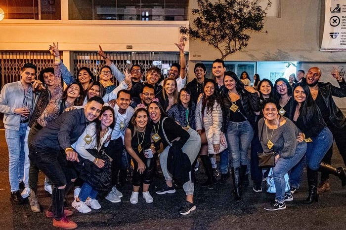 Lima: Miraflores Nachtleven Tour met Bar Crawl & Gratis Shots