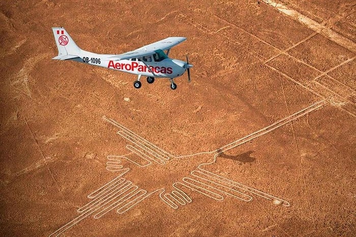 Lima: Nazca-Linien-Flug, Paracas & Huacachina 2-tägige Tour