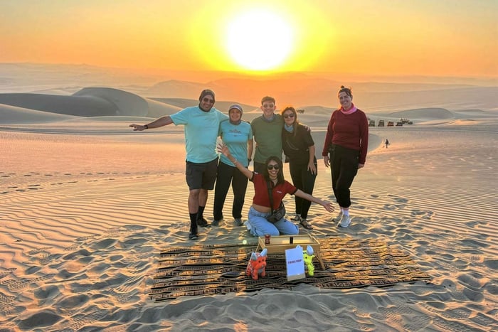 Lima: Paracas & Huacachina Premium-päiväkierros ja auringonlaskun malja
