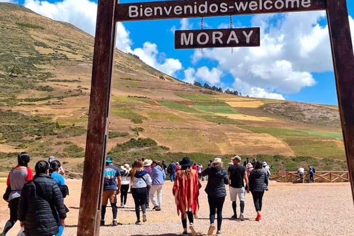 Private service: half day in Moray and Salineras de Maras.