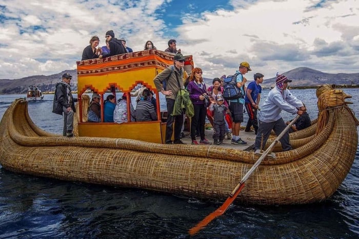 Puno: Full-Day Tour to Uros Floating Islands & Amantani