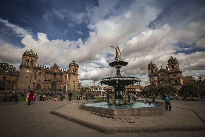 Cusco: San Pedro Market and Ruins Half-day Tour