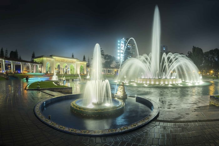 Lima: Half-Day Fountains Tour with Dinner & Folklore Show