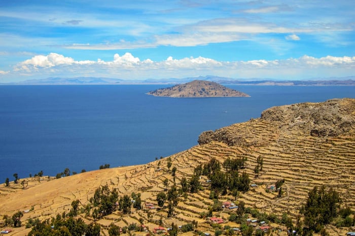 Puno: 2-Day Kayak to Uros and Amantani Island Overnight Stay