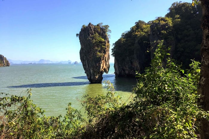 Khao Lak: Phang-Nga Bay Sunrise Trip by VIP Longtail boat