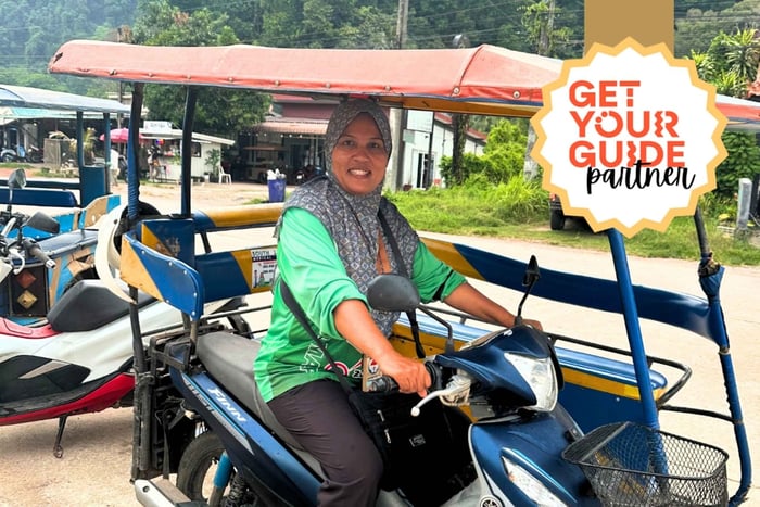 Excursão cultural de tuk-tuk em Koh Lanta: Cidade Velha, Batik e Manguezais