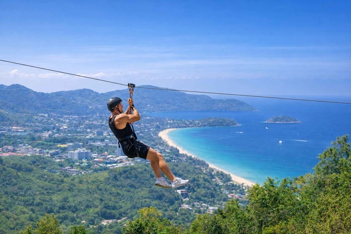 All-terrain vehicle e zipline a Patong Mountain