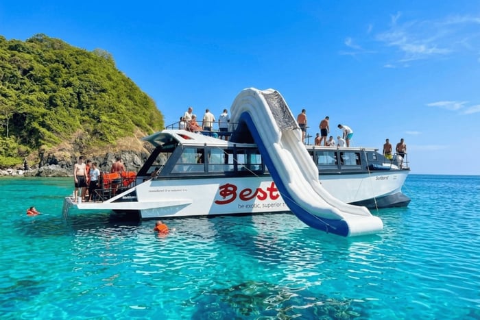 tour in catamarano alle isole Phi Phi e Racha Yai