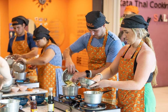 Phuket: Aula de culinária tailandesa autêntica de meio dia e excursão ao mercado
