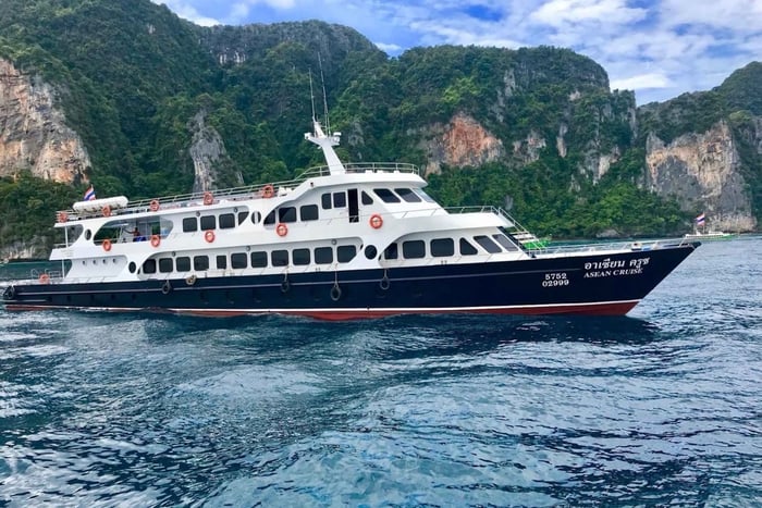 Phuket: trasferimento in traghetto di sola andata da/per Koh Phi Phi