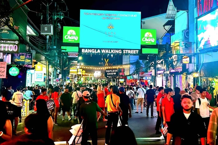 Phuket: giro VIP della vita notturna di Patong – Bangla Road e rooftop