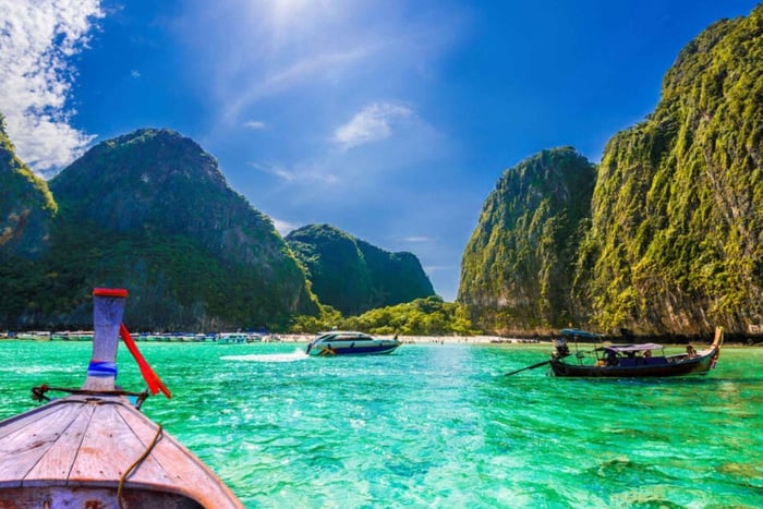 Phuket; Phi Phi, Maya Bay, Bamboo or Khai Island Speedboat