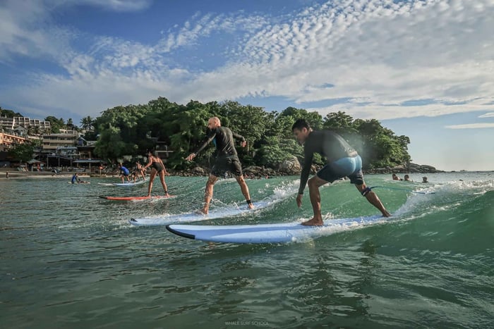 Phuket: Clases de surf para principiantes en la playa de Kata