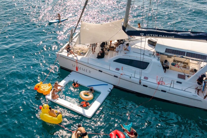 Privat premiumcharter med katamaran