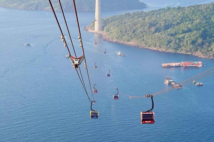 Hon Thom Cable Car & Aquatopia Ticket