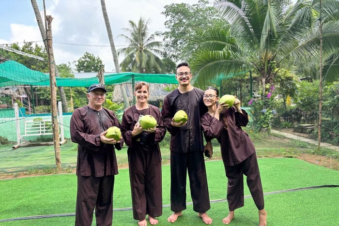 VIP New Tour 2-Day: Cu Chi Tunnels - Mekong delta Homestay