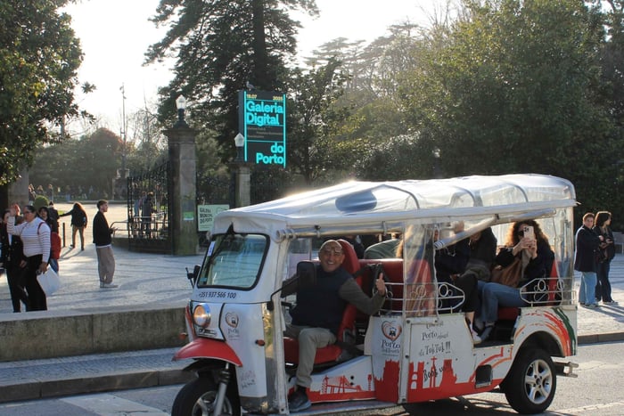 90-Minute Tuk Tuk Sightseeing Tour of Bridges and Highlights